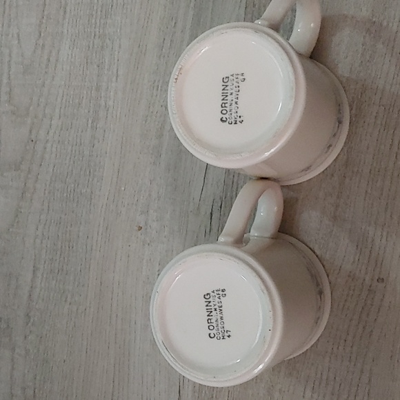 Corelle vintage cups - Picture 2 of 3